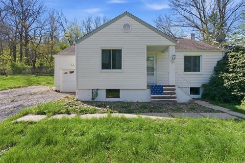 805 Pittsburgh Rd, Butler, PA, 16002-8909 | Card Image