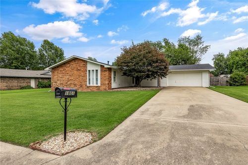 1801 Jean St, Springdale, AR, 72762-5925 | Card Image