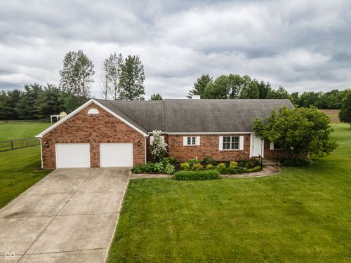 2708 N Buck Creek Rd, Greenfield, IN, 46140-9536 | Card Image