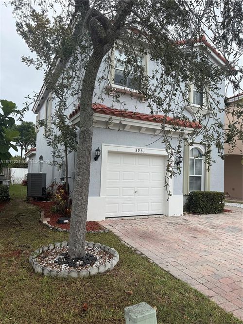 3951 Ne 13th Dr, Homestead, FL, 33033-5932 | Card Image