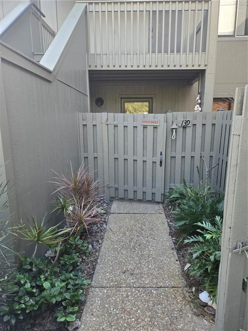 139-139 Woodland Pl, OSPREY, FL, 34229-9597 | Card Image