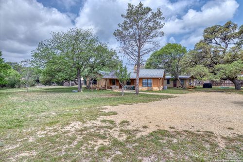 577 Mariposa Avenue, Concan, TX, 78838 | Card Image