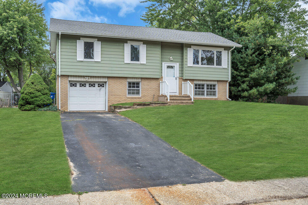 Nevada Dr, Toms River, NJ 08753