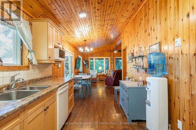 1358 Kushog Lake Rd, House other with 4 bedrooms, 3 bathrooms and 6 parking in Algonquin Highlands ON | Image 14