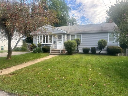 55 Flanders St, Johnston, RI, 02919-3668 | Card Image