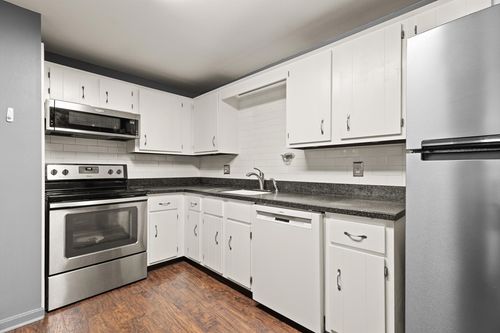 3-21-221 Oak St, Brockton, MA, 02301-1367 | Card Image