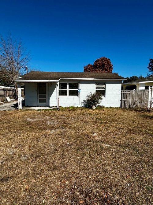 413 Magnolia Ave, SEFFNER, FL, 33584-5029 | Card Image