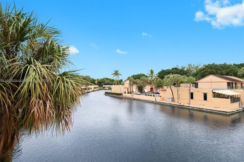 15442 Kippford Ct, Miami Lakes, FL, 33014-8003 | Card Image