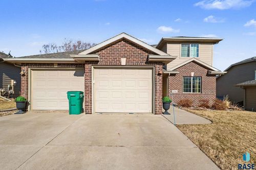 5016 S Winston Ln, Sioux Falls, SD, 57108-4842 | Card Image