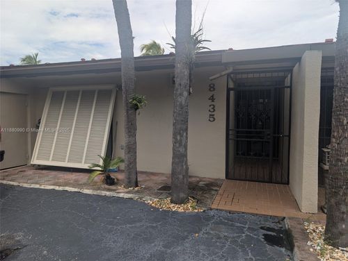 8435-8435 Rednock Ln, Miami Lakes, FL, 33016-6434 | Card Image