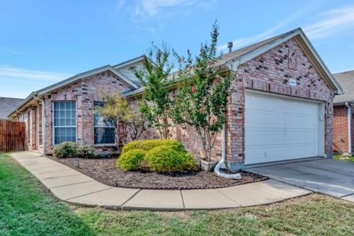 6461 Regina Dr, Fort Worth, TX, 76131-1226 | Card Image