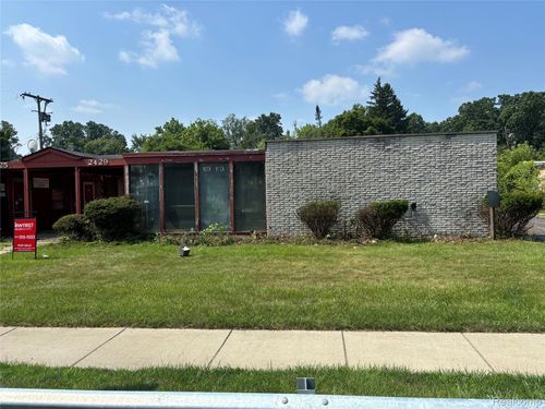a-2429 Welch Blvd, Flint, MI, 48504-2998 | Card Image