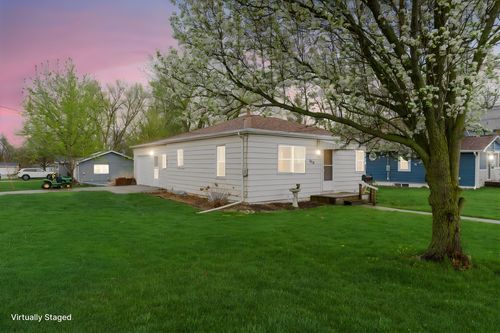840 C Avenue, Nevada, IA, 50201 | Card Image