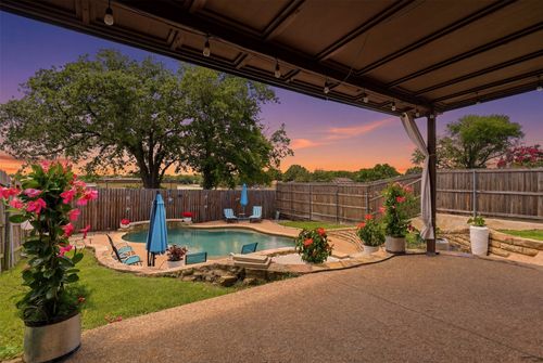 3107 Emerald St, Bedford, TX, 76021-3955 | Card Image