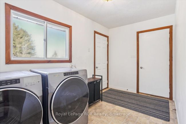 822743 1 Sideroad, House other with 4 bedrooms, 2 bathrooms and 8 parking in Chatsworth ON | Image 26