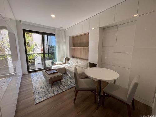 227-987 Queen St, Honolulu, HI, 96814-4117 | Card Image