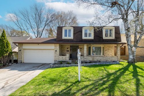 31 Foxcroft Cres, London, ON, N6K3A3 | Card Image