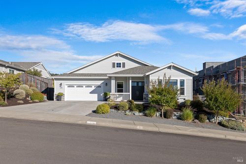 3728 Crown Hill Dr, Santa Rosa, CA, 95404-7646 | Card Image
