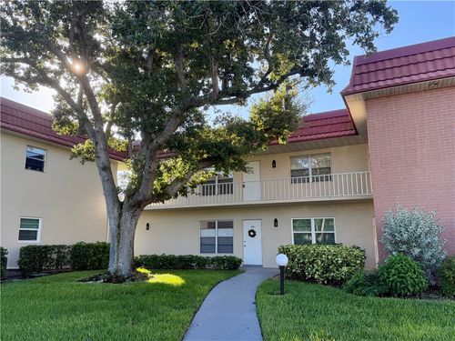 102-94 Spring Lake Dr, VERO BEACH, FL, 32962-3007 | Card Image
