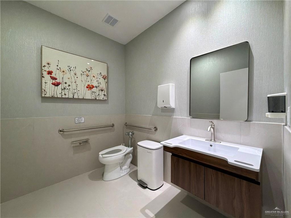 Commercial Lease in McAllen 2