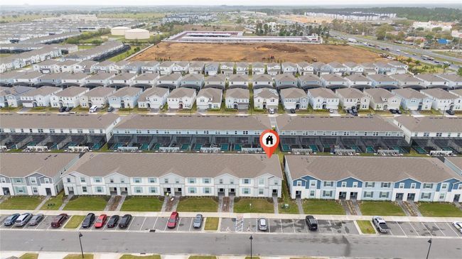 4002 Lana Ave, Townhouse with 5 bedrooms, 5 bathrooms and null parking in DAVENPORT FL | Image 4
