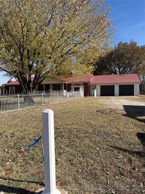3113 S Twin Mounds, Yale, OK, 74085-6636 | Card Image