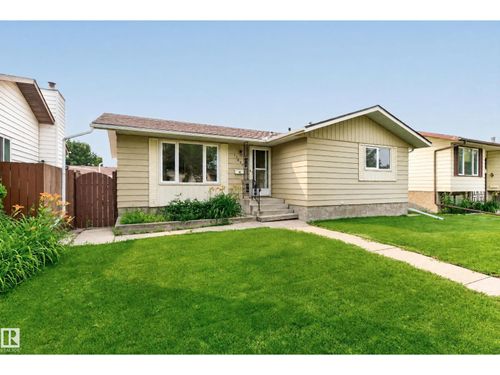 11607 139 Ave Nw, Edmonton, AB, T5X3L3 | Card Image