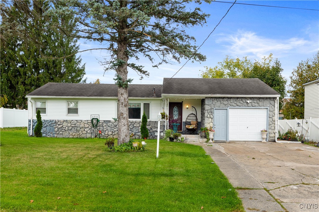 Lansing St, Utica, NY 13501