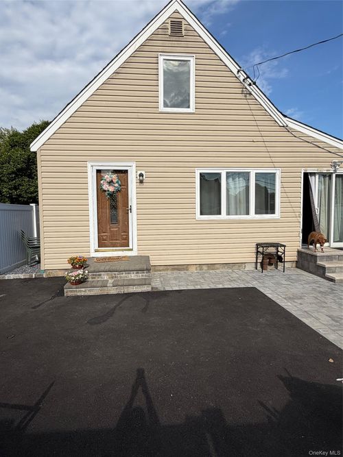 a-8 Johnson Pl, Hempstead, NY, 11550-7634 | Card Image