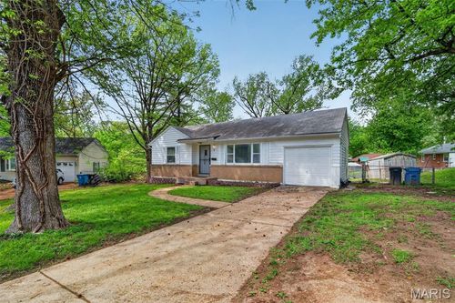 2 Marcel Ct, Saint Louis, MO, 63135-1506 | Card Image