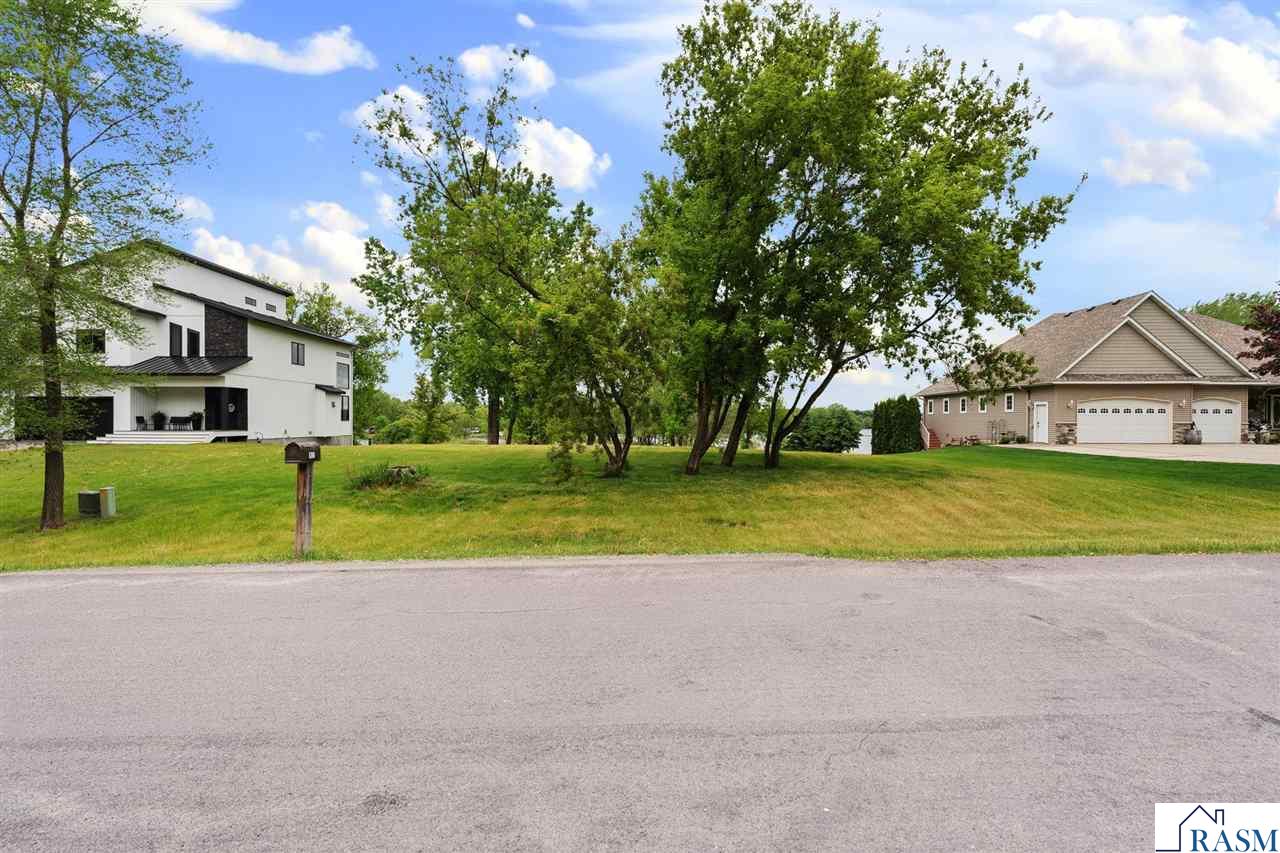 Land in Faribault