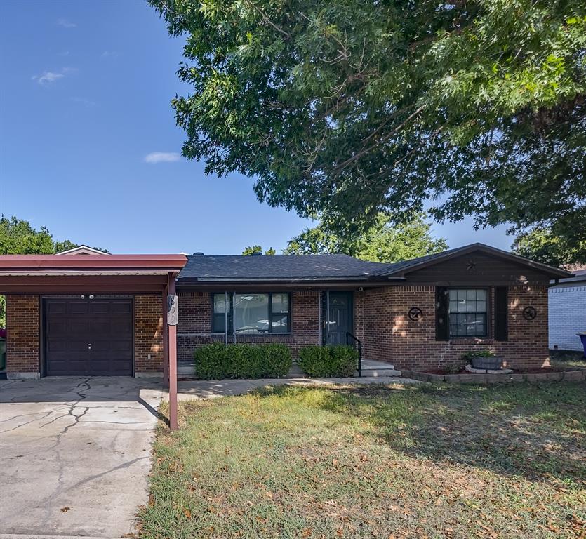 Sandell Dr, Fort Worth, TX 76108