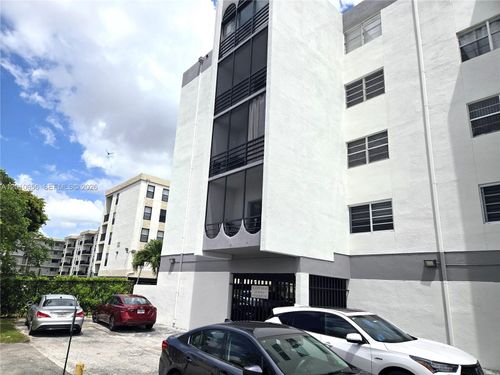 507-4670 W 13th Ln, Hialeah, FL, 33012-3247 | Card Image
