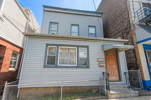 584 57th St, West New York, NJ, 07093-1241 | Card Image