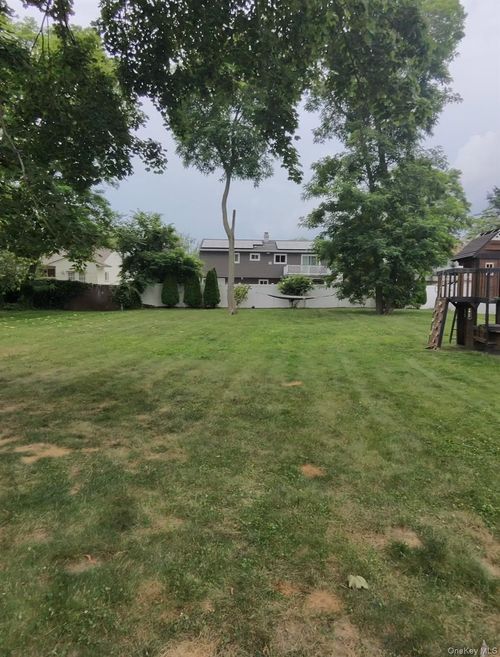 82 Stone Blvd, Massapequa, NY, 11758-6972 | Card Image