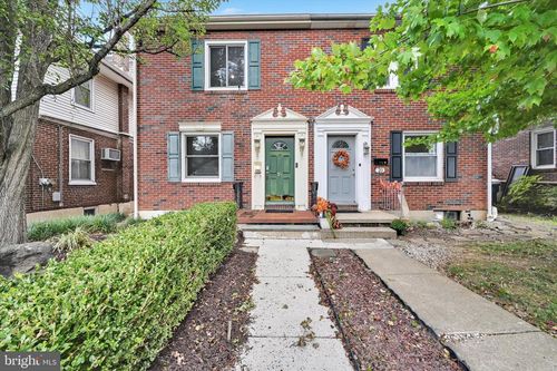 18 E Pine St, EPHRATA, PA, 17522-2182 | Card Image