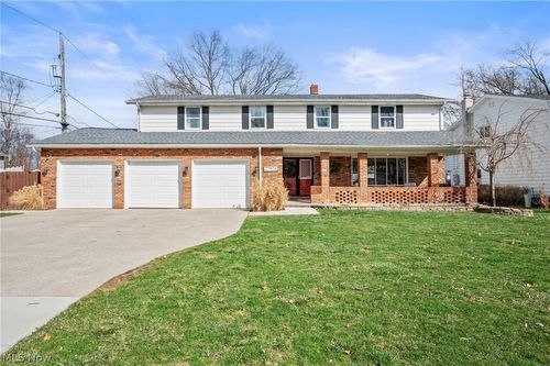 27974 Sanders Ln, North Olmsted, OH, 44070-1770 | Card Image