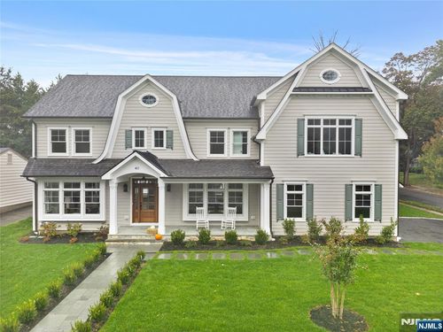 40 Greenview Way, Montclair, NJ, 07043-2532 | Card Image