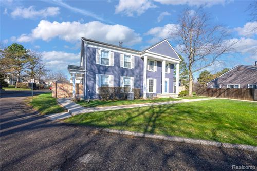 98-23527 Stonehenge Boulevard, Novi, MI, 48375 | Card Image