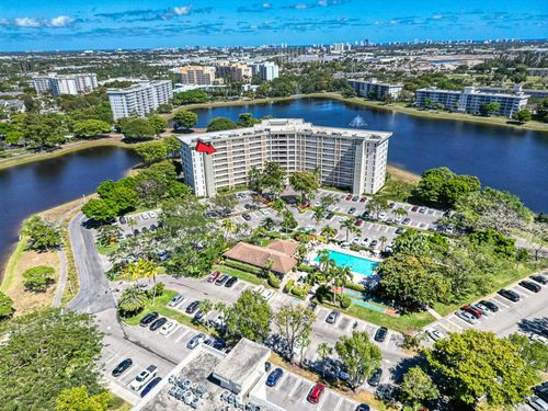 apt-811-2940 N Course Dr, Pompano Beach, FL, 33069-3884 | Card Image