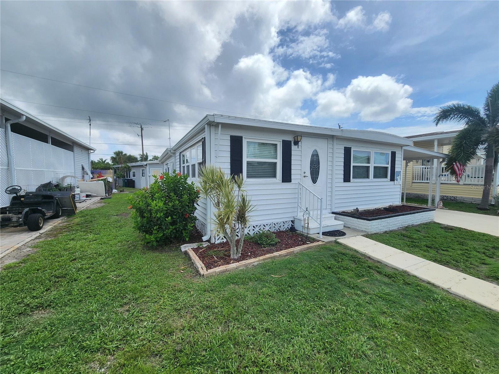Residential in PALMETTO
