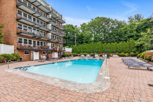apt-3f-32 Pearsall Ave, Glen Cove, NY, 11542-3014 | Card Image