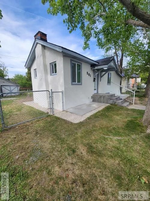 561 Gladstone Street, Idaho Falls, ID, 83401 | Card Image