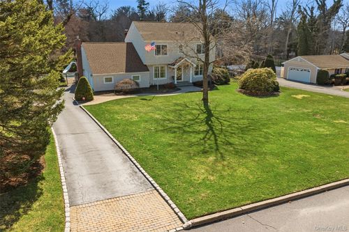 12 Fairway Dr, Middle Island, NY, 11953-1913 | Card Image