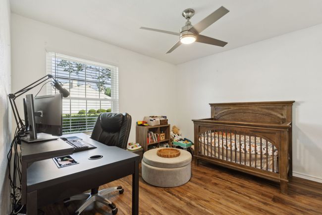 Secondary bedroom is downstairs | Image 19