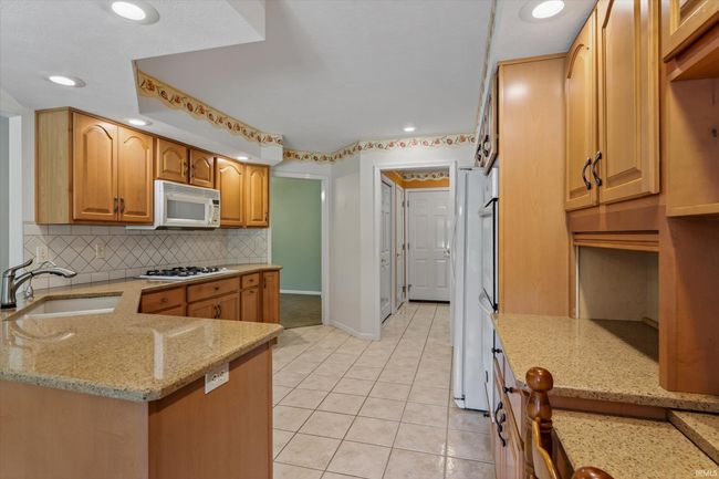 1722 Cobblestone Blvd, Condo with 3 bedrooms, 3 bathrooms and null parking in Elkhart IN | Image 10