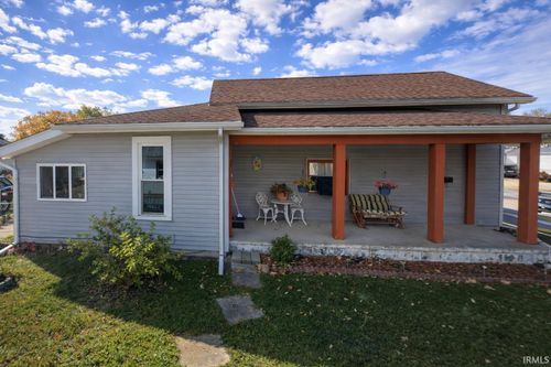 802 E Grant St, Hartford City, IN, 47348-1823 | Card Image