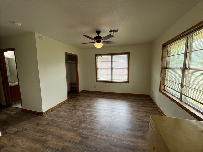 Unit B back bedroom | Image 8