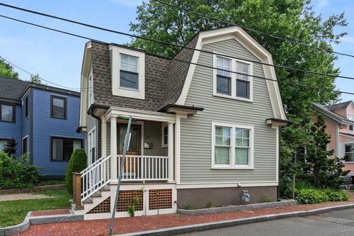 23 Bellis Cir, Cambridge, MA, 02140-3207 | Card Image