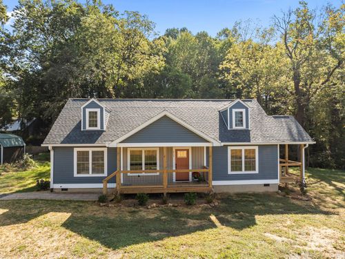 215 Mccoy Cove Rd, Black Mountain, NC, 28711-3614 | Card Image